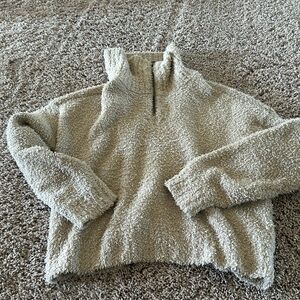 Hollister sweater size XS never worn new